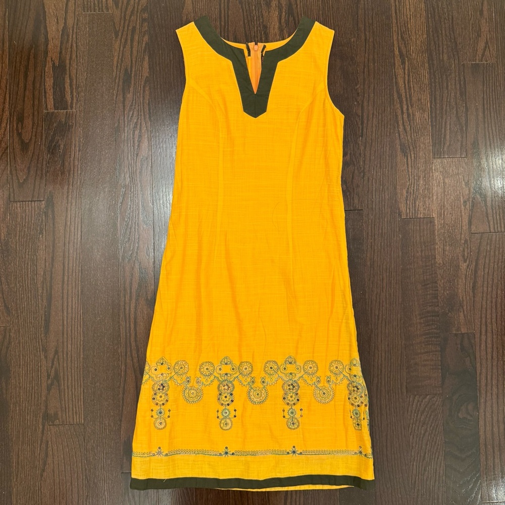 Sleeveless Yellow Embroidered Midi Dress with Dark Green Trim - Picture 2 of 7